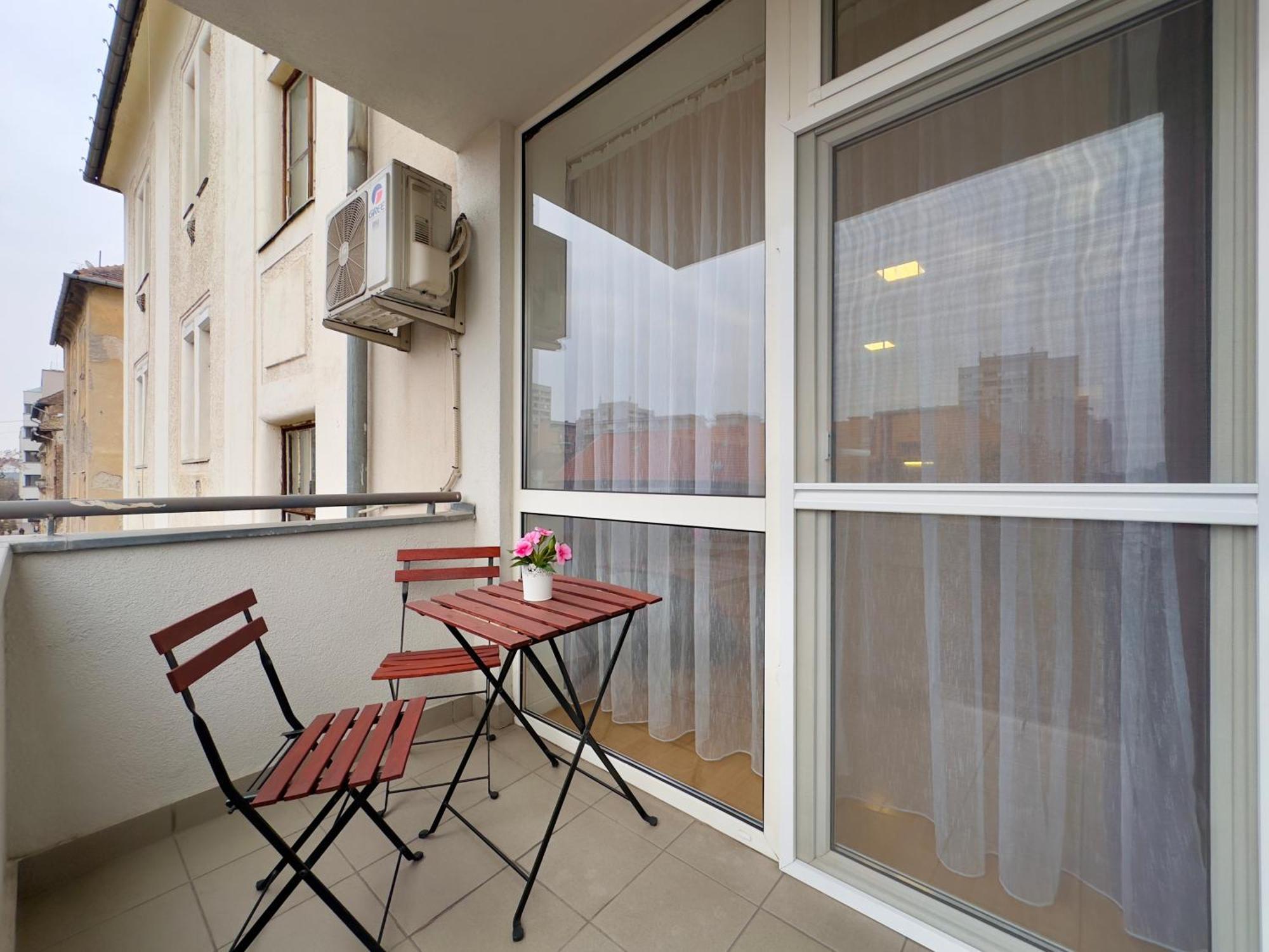 Botanic Nest - Free Parking Apartment